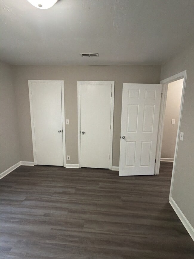 Building Photo - 807 Holder Ct