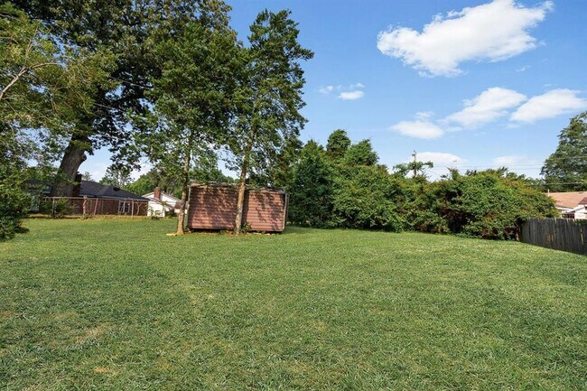 Building Photo - 3701 Joslyn St