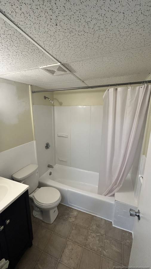 Building Photo - 315 Revere St