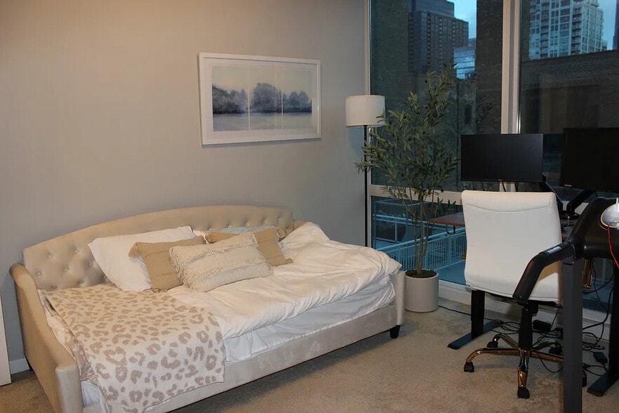 Building Photo - 757 N Orleans St