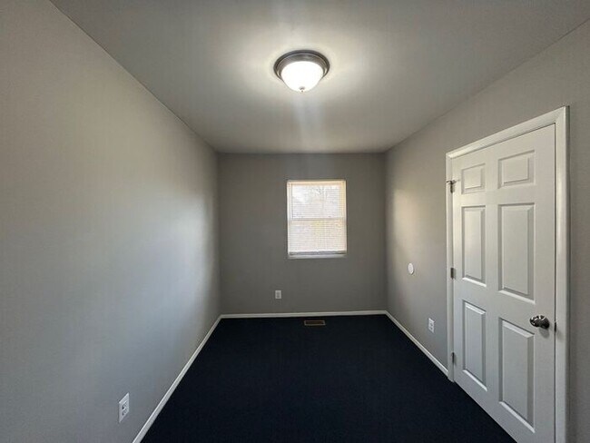 Building Photo - 3 Bedroom Semidetached