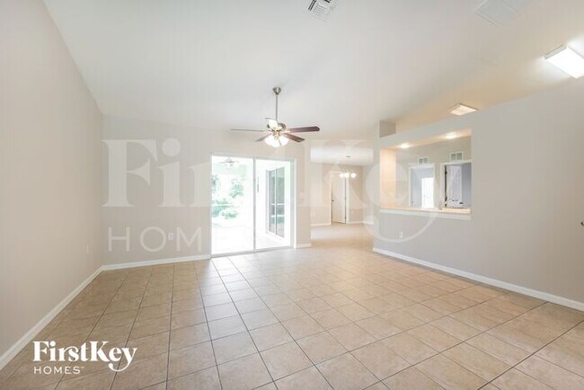 Building Photo - 740 Nina Ave S