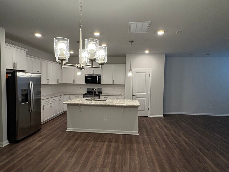 Building Photo - 124 Abbots Mill Dr