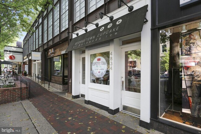 Building Photo - 4915 Hampden Ln