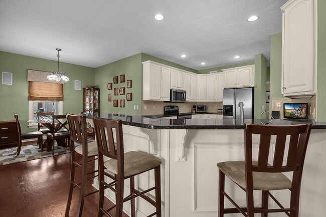 Building Photo - 5464 Sandy Dr