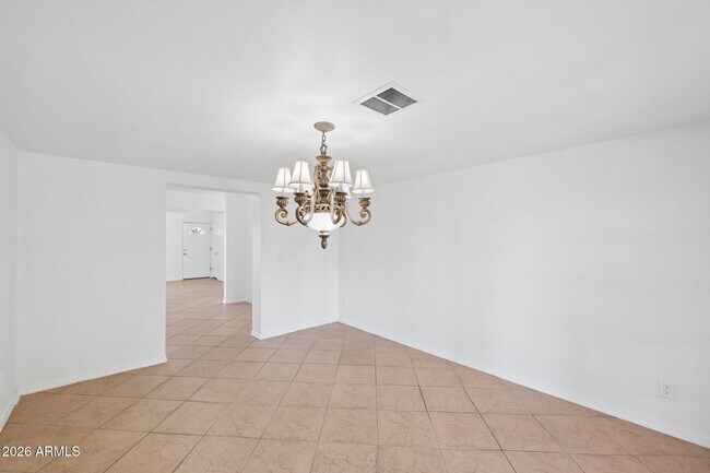 Building Photo - 7 S Catalina St