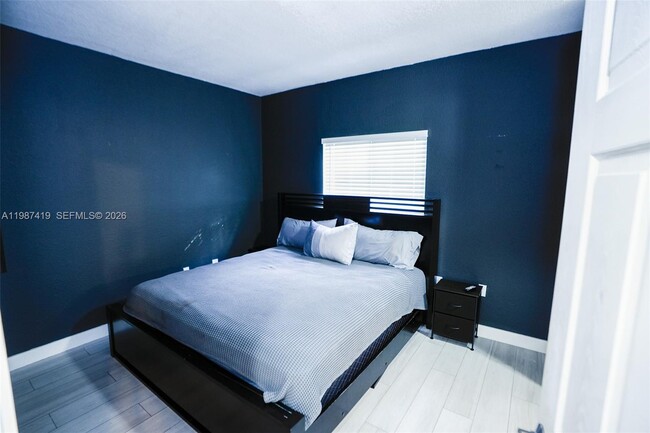 Building Photo - 350 NW 19th Terrace