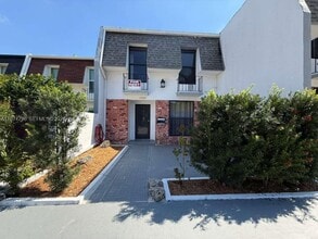 Building Photo - 13503 NE 24th Pl