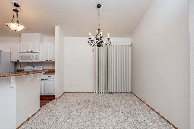 Building Photo - Rambler 3 Bedroom 2 Bath Fenced Yard - Orting