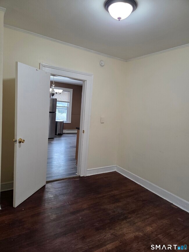 Building Photo - 3 Botsford St