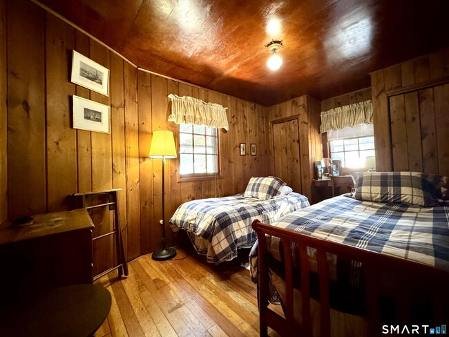 Building Photo - 10 Sunset Trail