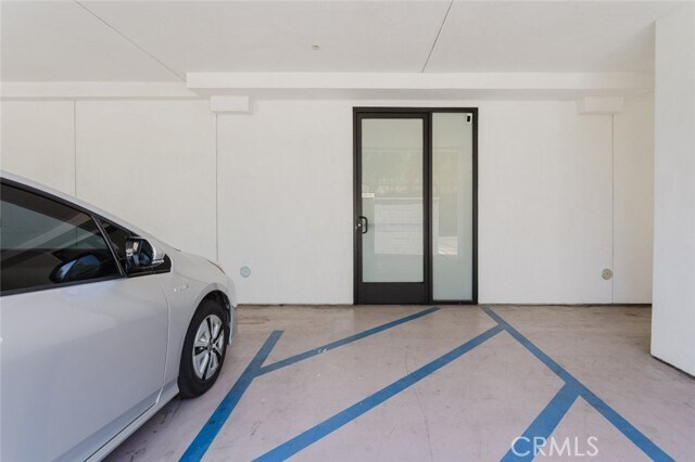 Building Photo - 13551 Burbank Blvd
