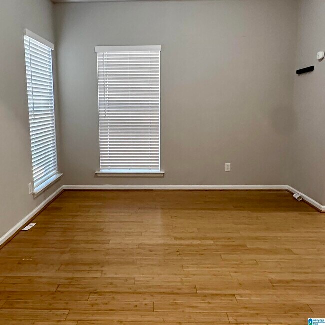 Building Photo - 5272 Promenade Dr