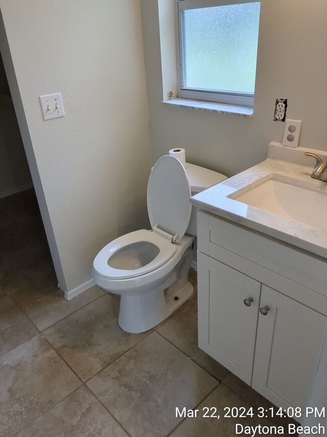 Building Photo - Spacious 4BR Home Minutes from Daytona Beach – Freshly Updated & Move-In Ready!