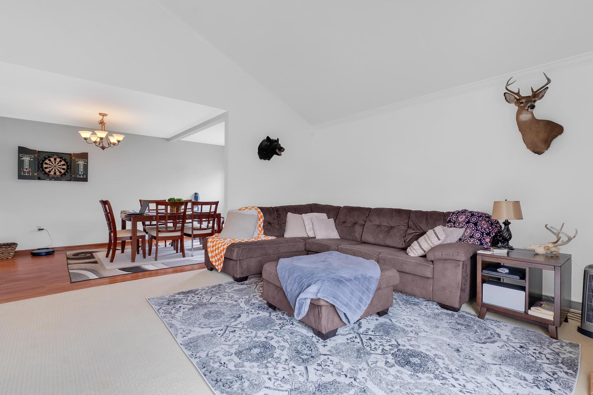 Building Photo - 1060 Pebble Dr