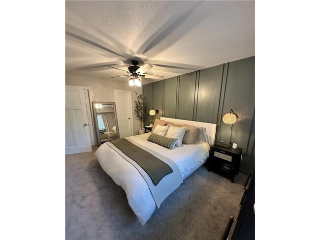 Building Photo - 7592 Zinnia Way N