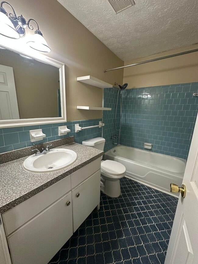 Building Photo - 524 San Marcos Way