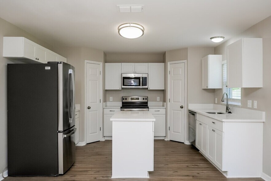 Building Photo - 12923 Tribute Dr