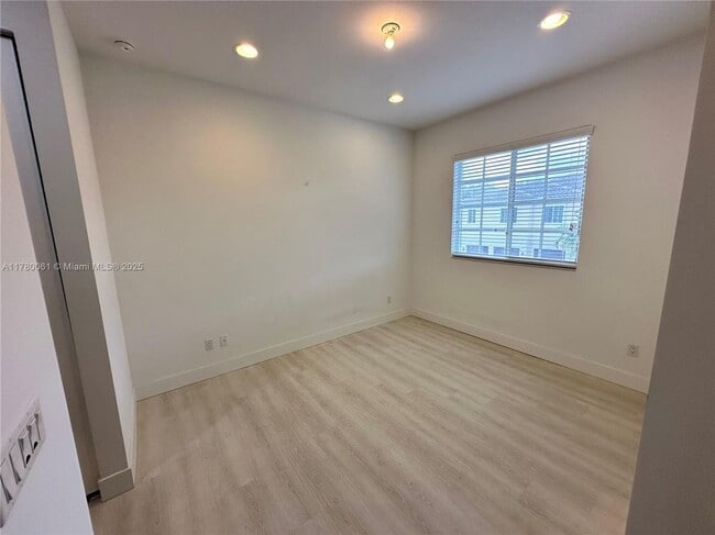Building Photo - 2579 SW 81st Terrace
