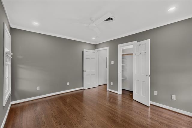 Building Photo - 2323 Barberry Dr