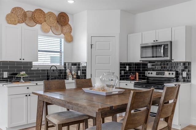 Building Photo - 2111 Wright St