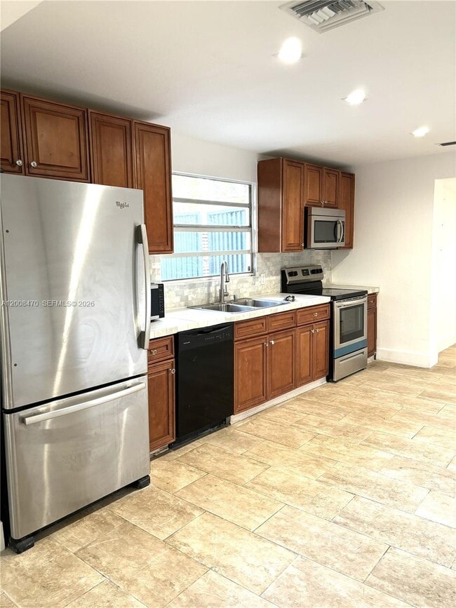Building Photo - 1416 SW 33rd Ct