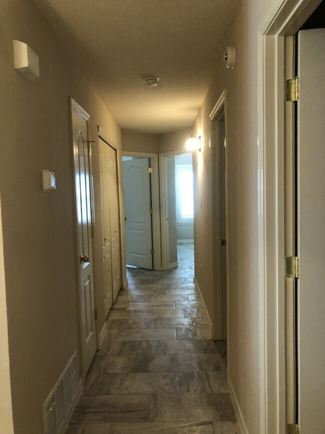 Building Photo - 6216 Lovebird Ln