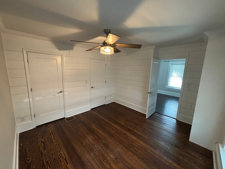 Primary bedroom - 2459 Bradley St