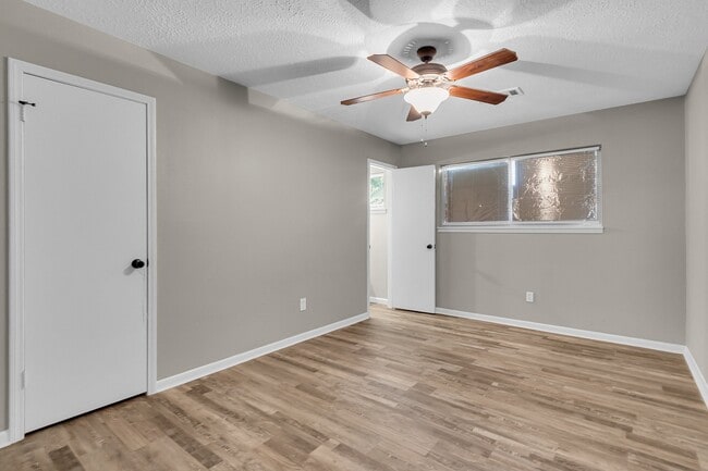 Building Photo - 3937 Tumbleweed Ln