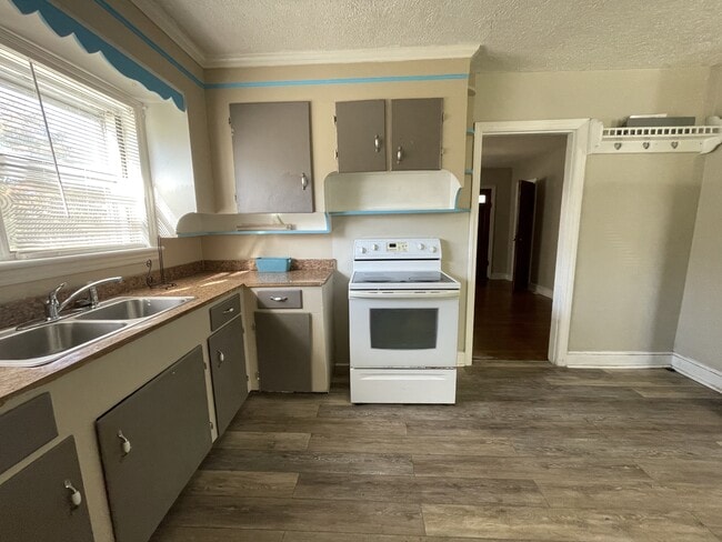 Building Photo - 177 Daniels Pl