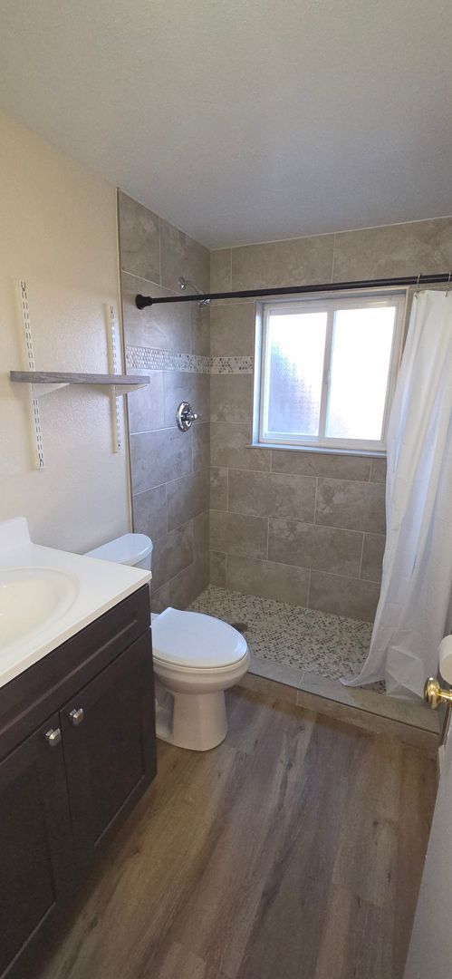 Building Photo - West Side Charmer! 1 bed, 1 bath- All Utilities & Lawn Care Included!