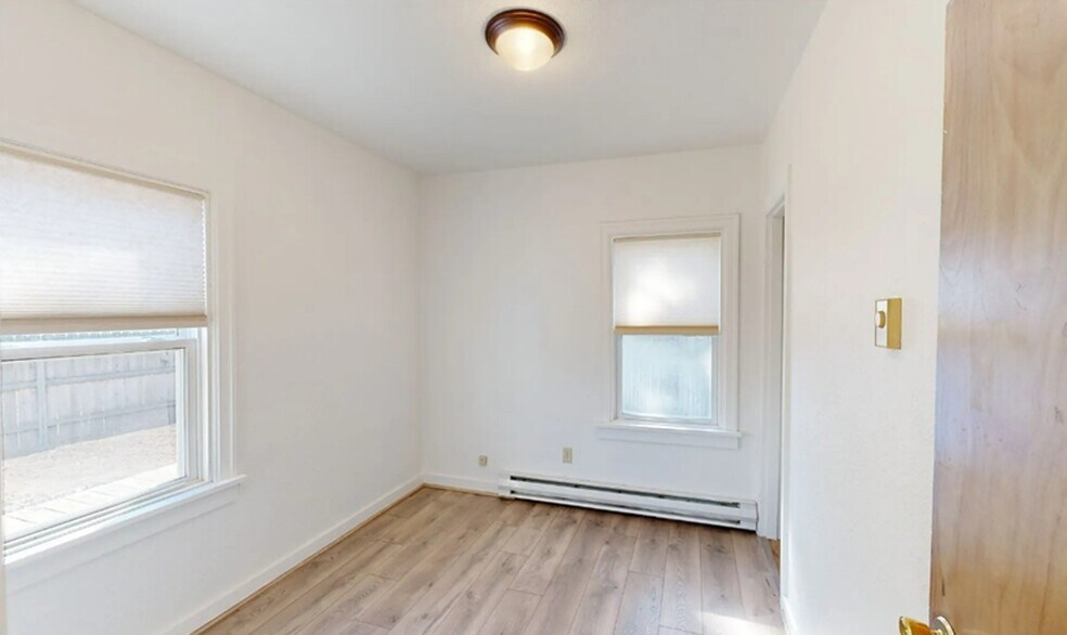 Bedroom1 - 605 W Whitman Dr