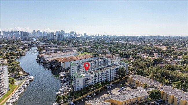 Building Photo - 2475 NW 16th St Rd