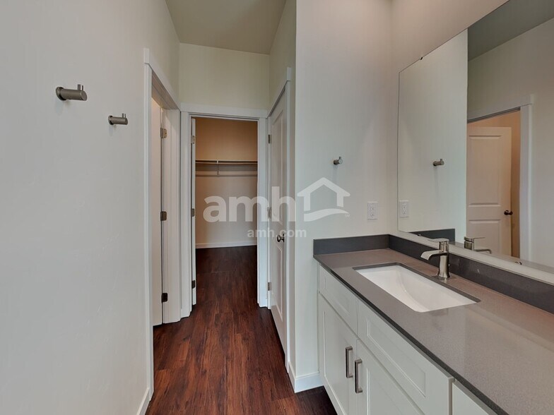 Building Photo - 9471 W Bowie Ct