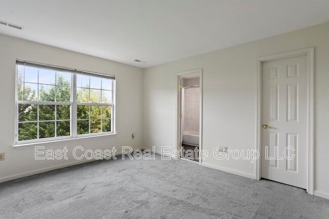 Building Photo - 9114 Ridgefield Ln