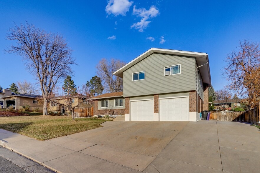 Building Photo - 2860 S Golden Way