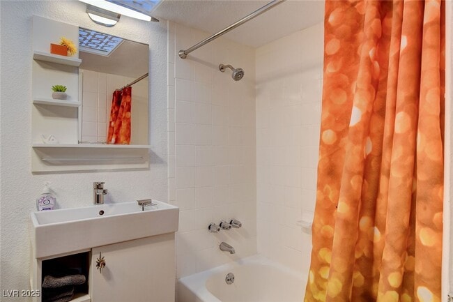 Building Photo - 1558 Aztec Way