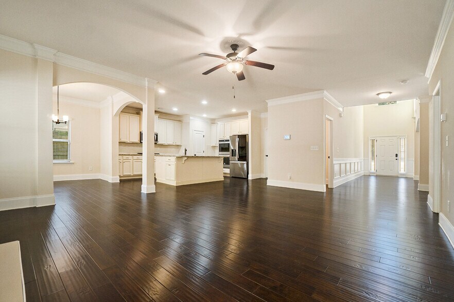 Building Photo - 3810 Brookhollow Dr