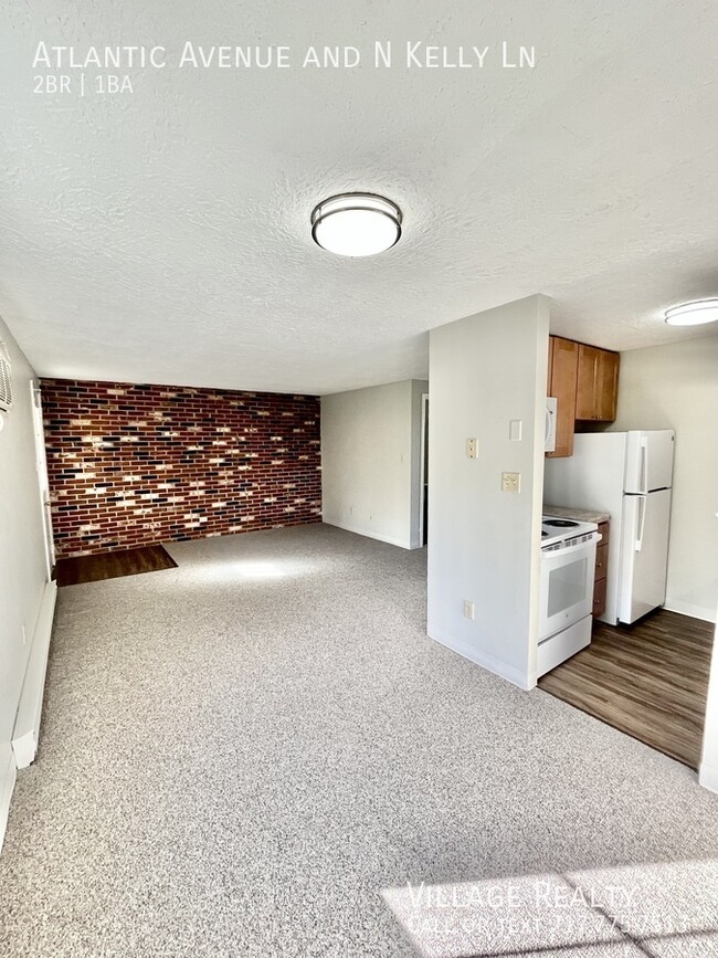 Building Photo - Newly-remodeled! Affordable 2-bed in Red L...