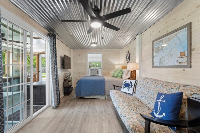 Building Photo - 312 Water St