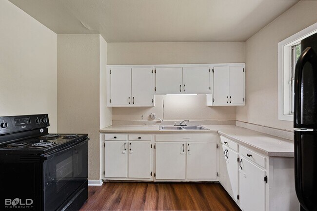 Building Photo - 1219 Olwen Dr