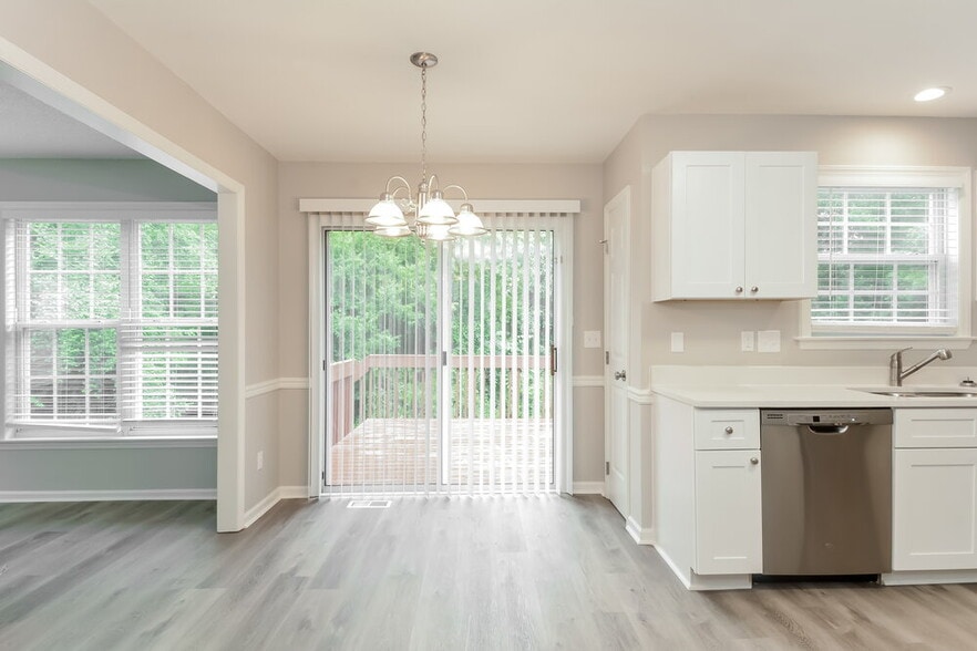 Building Photo - 5827 Waterford Landing Ct