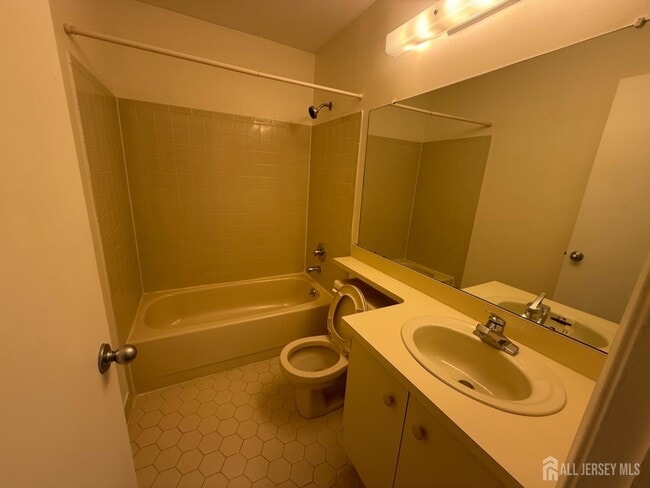 Building Photo - 309 Constitution Cir