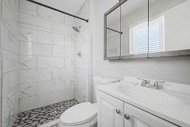 Building Photo - 12446 N 36th Dr