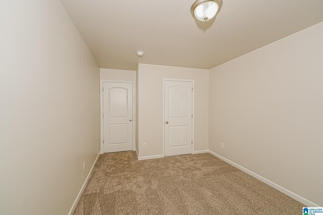 Building Photo - 855 Hawthorn Ln