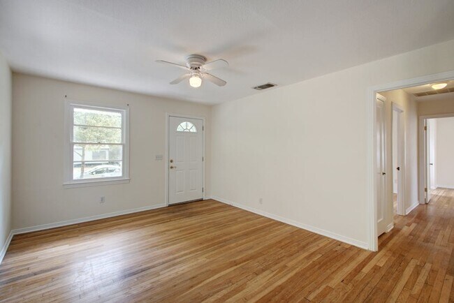 Building Photo - 3214 Larry Lane