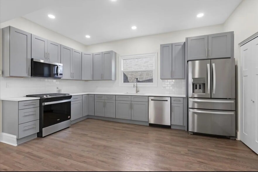 Building Photo - 5849 S Princeton Ave