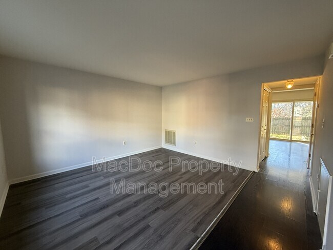 Building Photo - 169 Farrell Ln