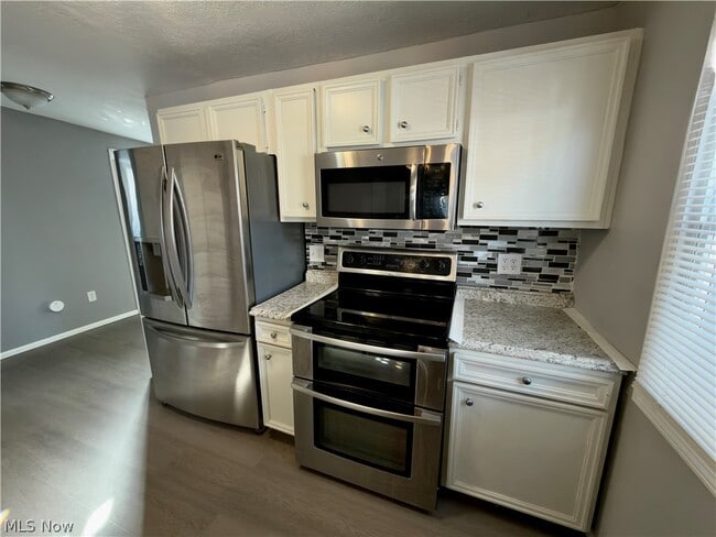 Building Photo - 142 1/2 Beaver Ct