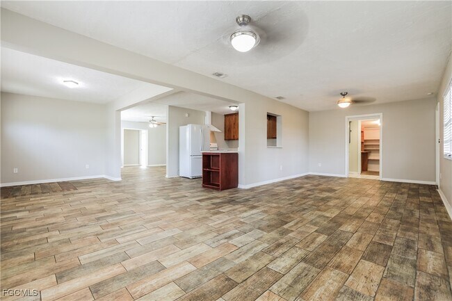 Building Photo - 731 Cypress Ave